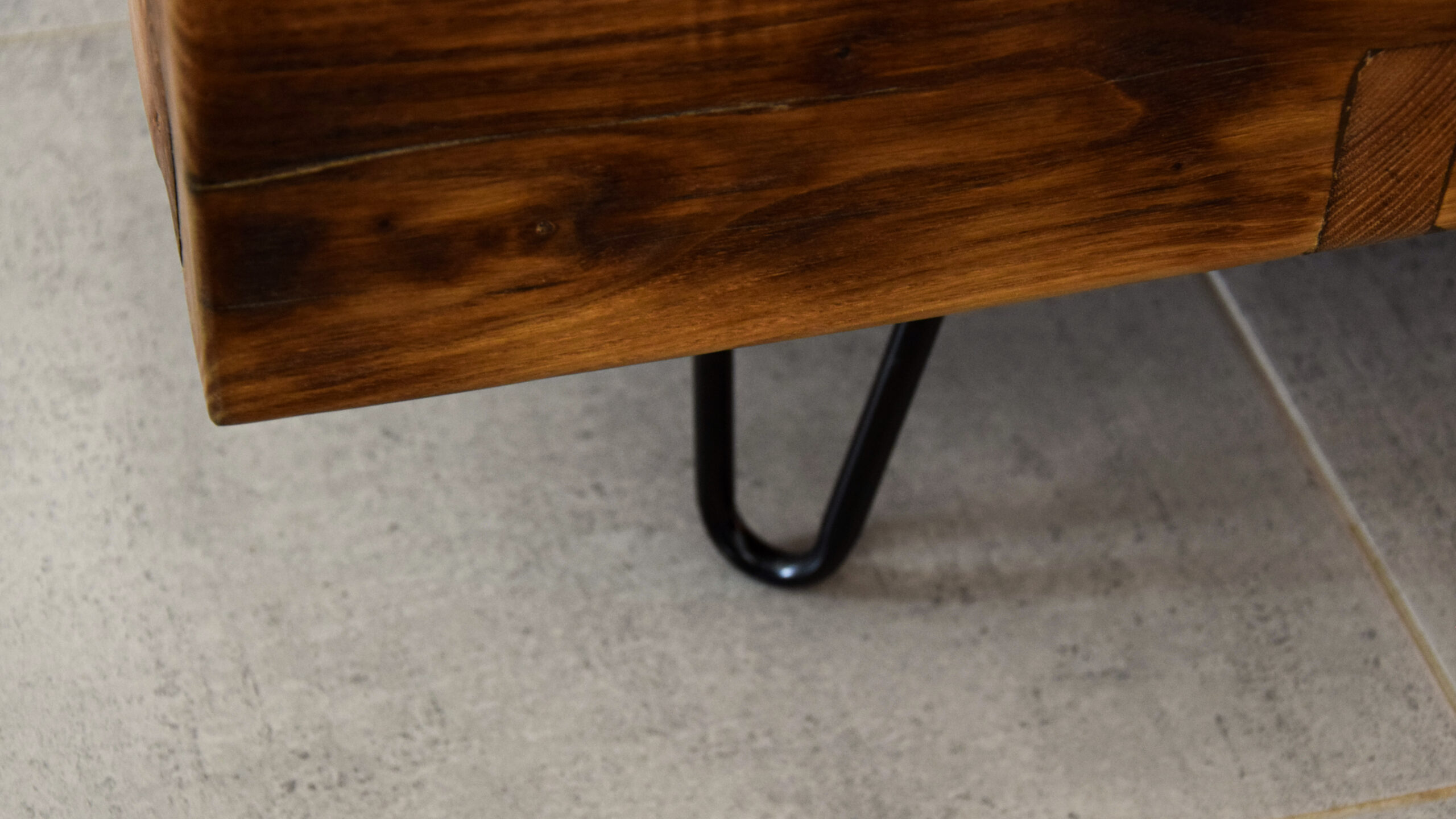 Table basse en châtaignier (31)
